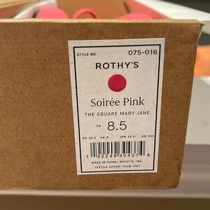 New in box petal pink Rothy's